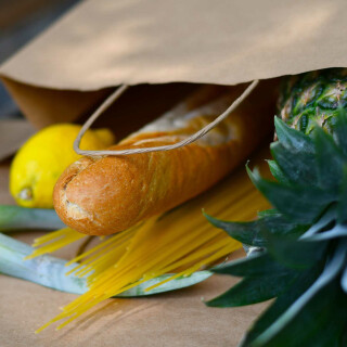 Tragetasche aus Papier Kraft mit Kordelgriff